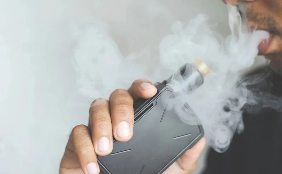 Imagem ilustrativa da imagem Vapes afetam cada vez mais  voz e  coração de jovens