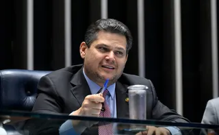 Imagem ilustrativa da imagem Alcolumbre confirma votação da PEC do fim da 6x1 para quinta-feira