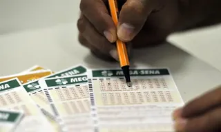 Imagem ilustrativa da imagem Apostas do ES faturam prêmio da quina da Mega-Sena; veja valores