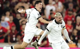 Imagem ilustrativa da imagem Athletico e Atlético-MG empatam em partida maluca com dois gols no fim