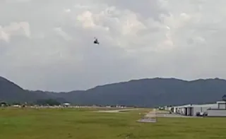 Imagem ilustrativa da imagem Bombeiros e FAB reforçam buscas por helicóptero com cantor Rick em SC