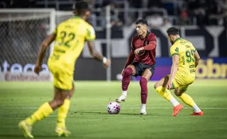 Imagem ilustrativa da imagem Com um a menos, Mirassol busca e garante empate com Bragantino