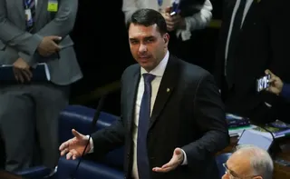 Imagem ilustrativa da imagem Defesa de Flávio Bolsonaro tentou levar caso Dark Horse a Mendonça