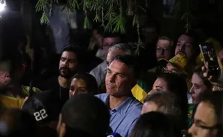 Imagem ilustrativa da imagem Flávio Bolsonaro impõe condições para liberar sigilos