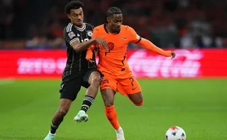 Imagem ilustrativa da imagem Holanda empata com a Alemanha no fim em estreias de Xavi e Klopp