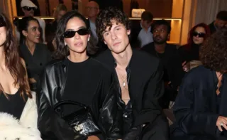 Imagem ilustrativa da imagem Shawn Mendes fala sobre fase com Bruna Marquezine e diz estar 'construindo um lar'