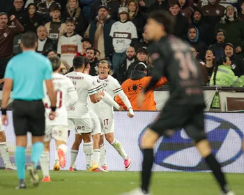 Imagem ilustrativa da imagem Fluminense perde para o Platense, mas avança às semifinais da Libertadores