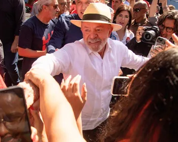 Imagem ilustrativa da imagem Lula fala que resultado é lição e ataca Flávio por Master e "ligações tenebrosas"