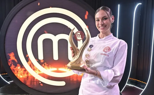 Imagem ilustrativa da imagem Bombeira vence o 13ª MasterChef Brasil com prato inspirado no litoral sul do Brasil