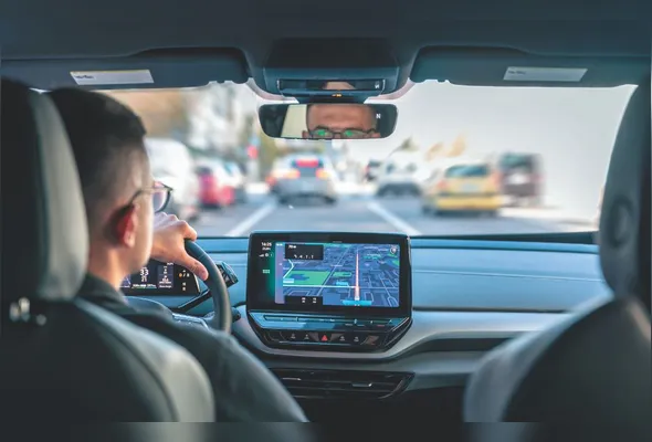 Motorista no trânsito: projeto-piloto conta com    radares que calculam a velocidade média em rodovias federais