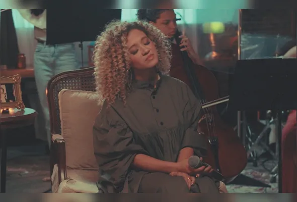 Arianne dá nova voz ao clássico “Autor da Minha Fé”
