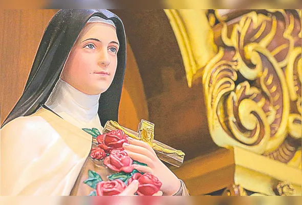 Santa Teresinha é celebrada nesta quinta-feira (1º) com missas, procissões e bênção das rosas na Grande Vitória
