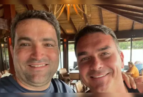 Flávio é investigado por  suspeita de lavagem de dinheiro com bets junto ao advogado Willer Tomaz, de quem é amigo