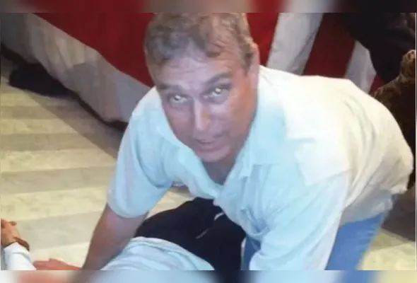 Fotos divulgadas nos arquivos de Epstein mostram ex-príncipe Andrew