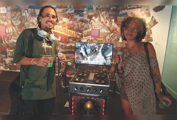 Samuel Melo Miranda e Juliana Azevedo visitaram exposição