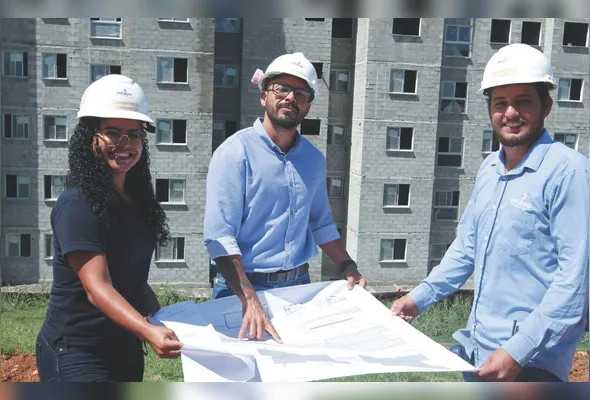 O gestor Weverton e os engenheiros Loyslene e Gabriel atuam na construção civil e constatam “apagão”