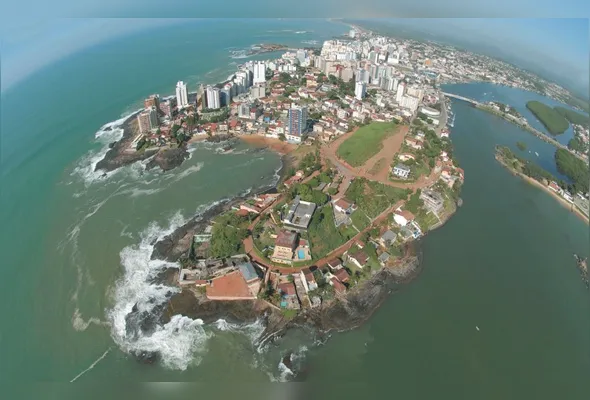 Imagem aérea de Guarapari, onde serão discutidos os principais gargalos de infraestrutura do município e os investimentos previstos para os próximos anos
