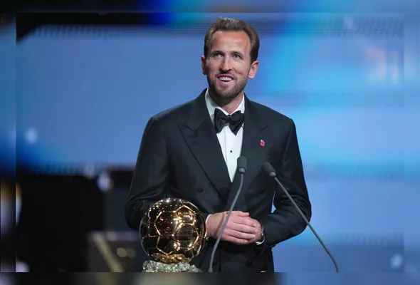 O atacante inglês Harry Kane, do Bayern de Munique, desbancou nomes como Kylian Mbappé e Lamine Yamal para ser eleito o melhor jogador do mundo nesta segunda-feira, 26, pela tradicional premiação Bola de Ouro, da revista francesa France Football