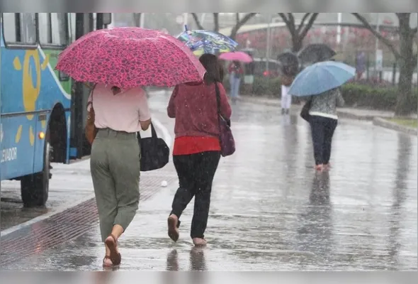 Instituto Nacional de Meteorologia emitiu novo alerta de tempestade e queda de granizo para 56 cidades do Espírito Santo