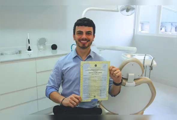 O cirurgião-dentista Hentony Cau, de 25 anos, alterou a grafia do nome em 2024 após anos de incômodo com a forma como era escrito