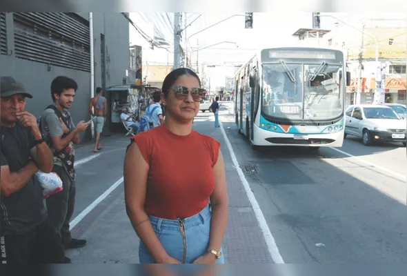 Micheli de Oliveira usa linhas da Sanremo para ir e voltar do trabalho