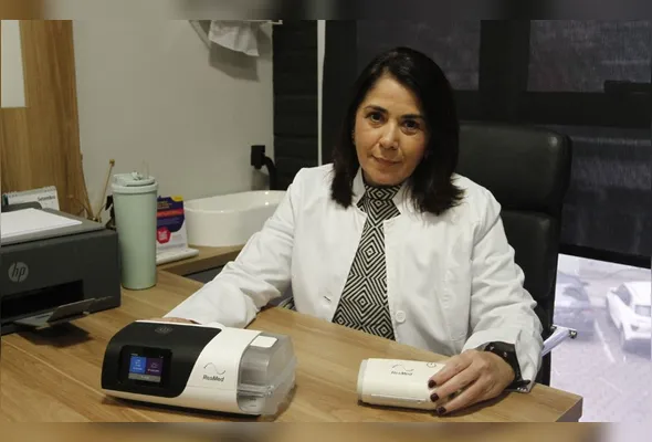 Simone Prezotti explica que o tratamento padrão-ouro continua sendo o aparelho CPAP