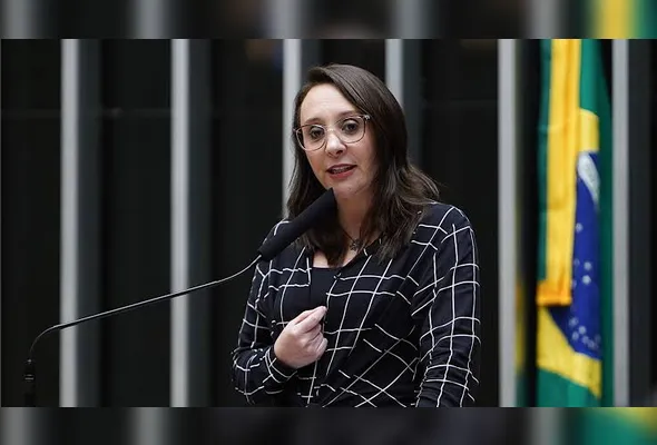Renata Abreu é presidente nacional do Podemos; articulação passou por ela