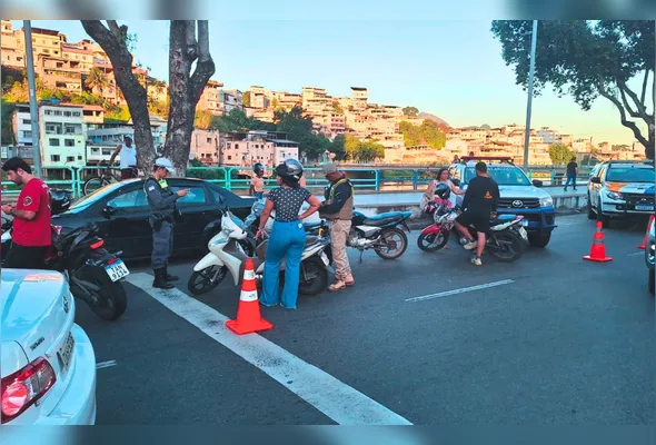Operação do Detran-ES realizada em Cachoeiro durante o feriadão: conduzir sem o veículo estar licenciado e sem CNH foram algumas infrações