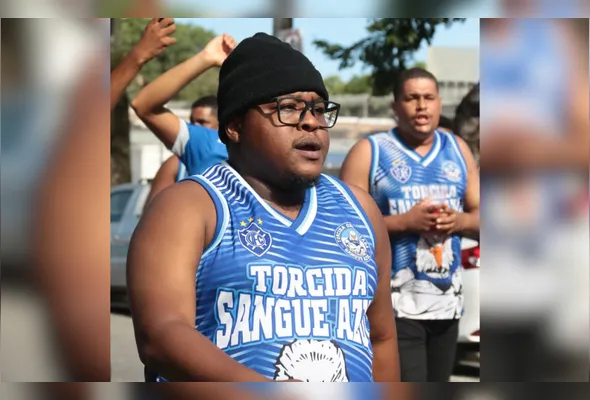 Professor de geografia e integrante da torcida Sangue Azul, Fabrício tinha 33 anos e estava internado em UTI
