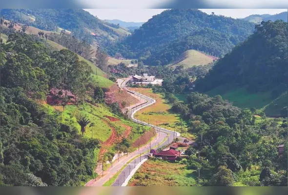 Vista geral da Rota da Ferradura, que fica  a cerca de 60 quilômetros de distância de Vitória