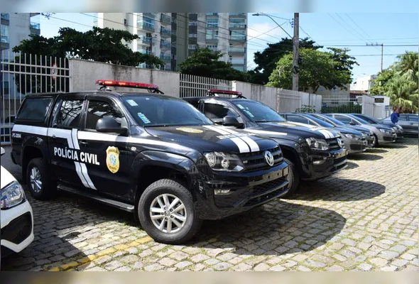 Imagem ilustrativa da imagem Sargento da PM e outro homem são baleados enquanto conversavam em bar em Cariacica