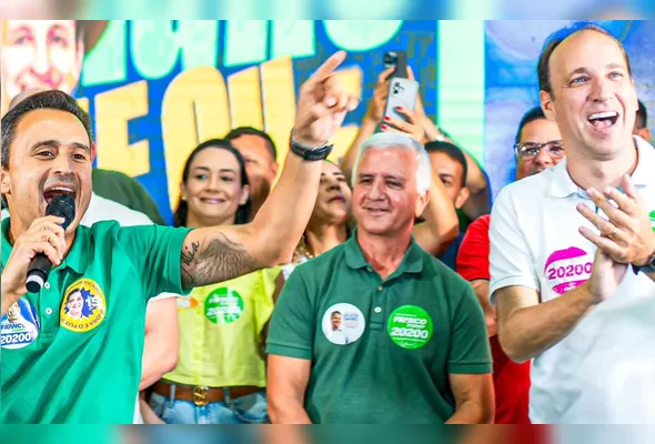 Lucas Scaramussa e Franco Fiorot durante lançamento da campanha do vice-prefeito à Assembleia Legislativa