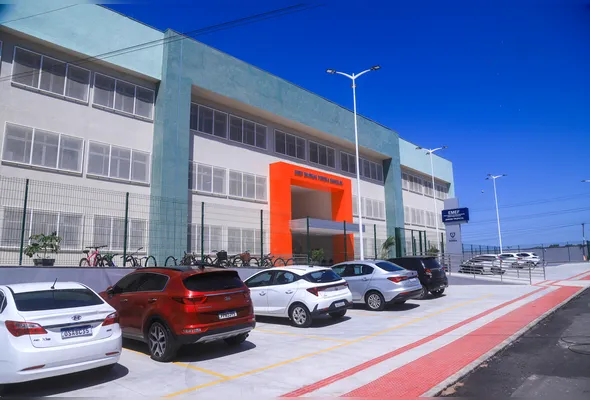 ESCOLA MUNICIPAL DE ENSINO FUNDA MENTAL DINORAH PEREIRA BARCELOS, em Jardim Tropical, está entre as unidades entregues