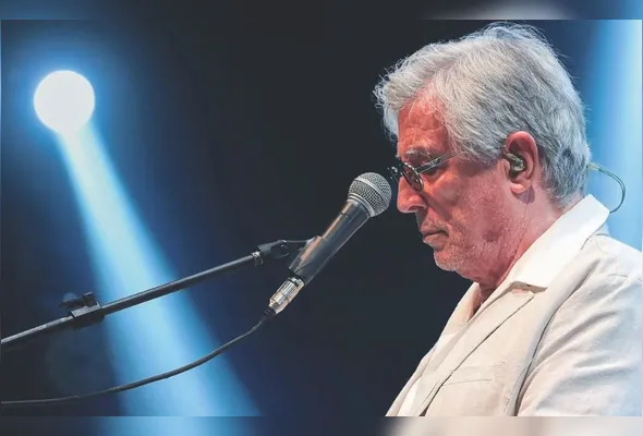 Ivan Lins combina elementos do samba, jazz, bossa nova e MPB no show