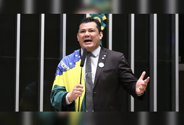 Gilvan da Federal deve ficar de fora do pleito deste ano