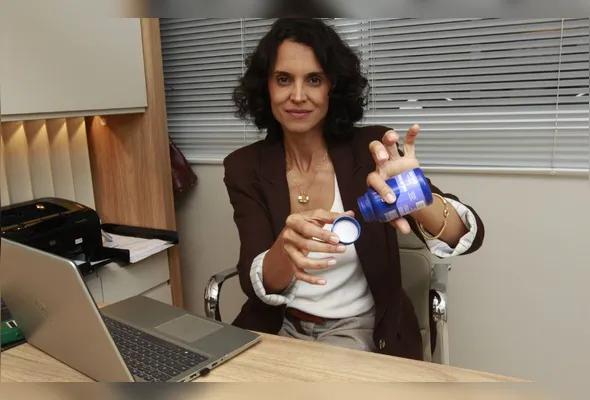 Zuleika Barbosa explica que o hormônio funciona como um sinal para o organismo de que está na hora de dormir