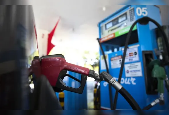 Imagem ilustrativa da imagem Tributos da gasolina são zerados e subsídios a combustíveis, ampliados