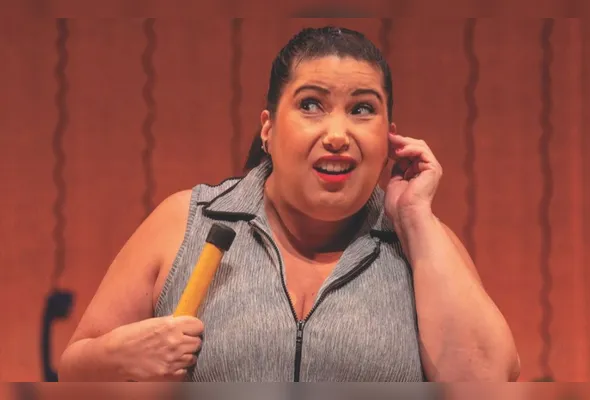 Mariana Xavier encena o monólogo  “Antes do Ano que Vem”