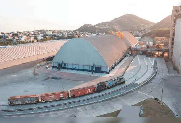 Malha ferroviária dentro de porto administrado pela Vports