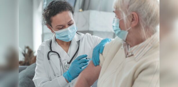 SUS libera vacina Pneumo 20 gratuitamente para idosos acima de 85 anos; saiba como se vacinar