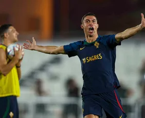 Imagem ilustrativa da imagem Portugal demite técnico que colocou Cristiano Ronaldo no banco na Copa
