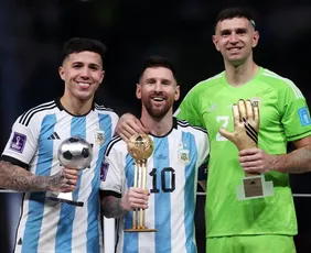 Imagem ilustrativa da imagem Com Messi eleito craque, Argentina domina prêmios da Copa do Catar