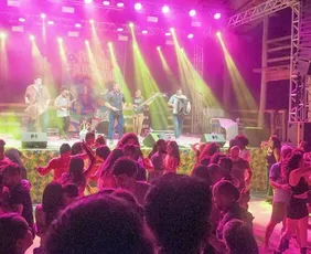 Imagem ilustrativa da imagem Feriadão com festival de forró em Itaúnas