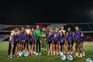 Imagem ilustrativa da imagem Atletas da Seleção Feminina são recepcionadas de forma especial no Arruda