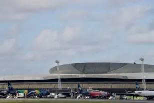 Imagem ilustrativa da imagem Pilotos reclamam e são repreendidos pela Torre do Aeroporto Internacional do Recife