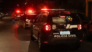 Imagem ilustrativa da imagem Homem executado a tiros quando se divertia em bar em Dois Unidos, na Zona Norte