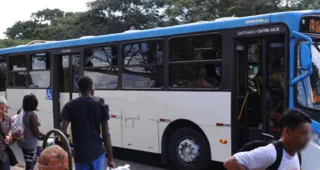 Imagem ilustrativa da imagem Sem ônibus nas ruas, Grande Recife começa a semana no meio do sufoco