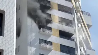 Imagem ilustrativa da imagem Em pleno dia de eleição, incêndio atinge apartamento em Boa Viagem; COM VÍDEO