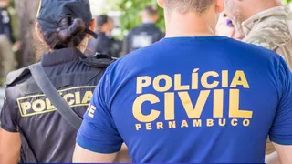 Imagem ilustrativa da imagem Preso homem que fingia ser policial e ainda usava armas falsas nas abordagens