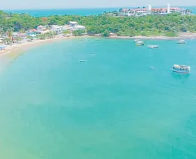 Imagem ilustrativa da imagem Mar azul, lazer e badalação nas praias de Anchieta